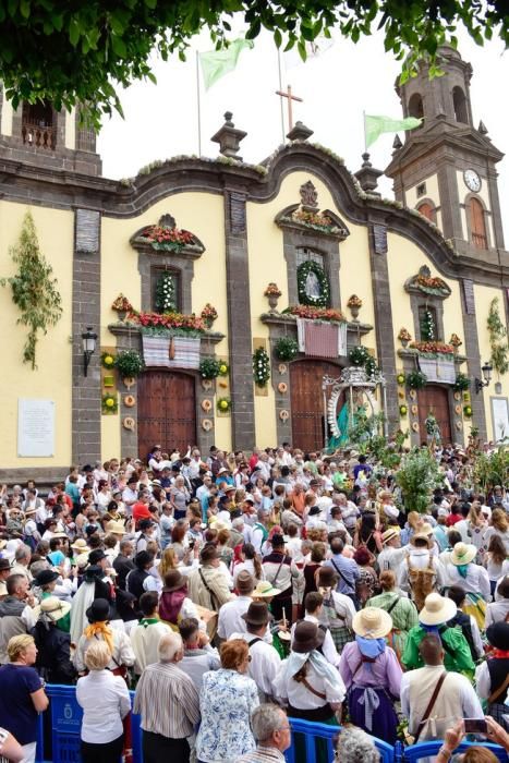 Procesion y Romeria por las Fiestas de las ...