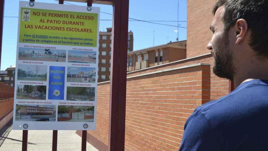 Carteles en los colegios sobre las normas de uso