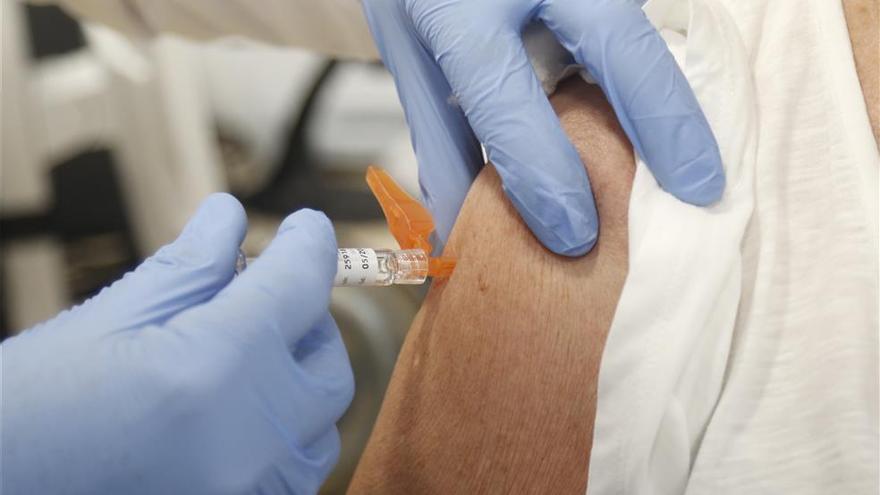Andalucía adelanta al 8 de octubre la vacunación de la gripe en residencias y a profesionales sanitarios