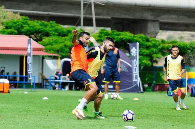 Entrenamienro de la UD Las Palmas previo a la ...