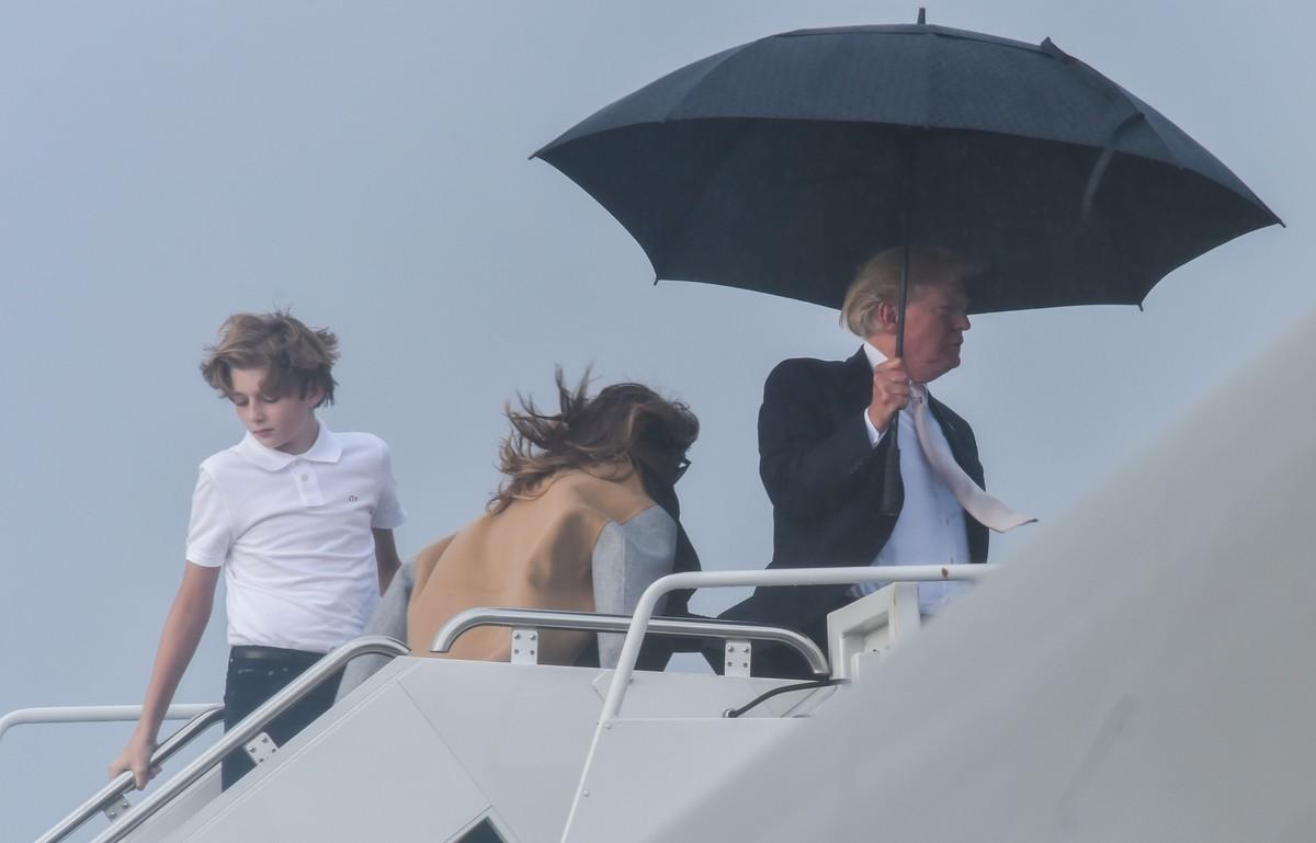 trump-umbrella