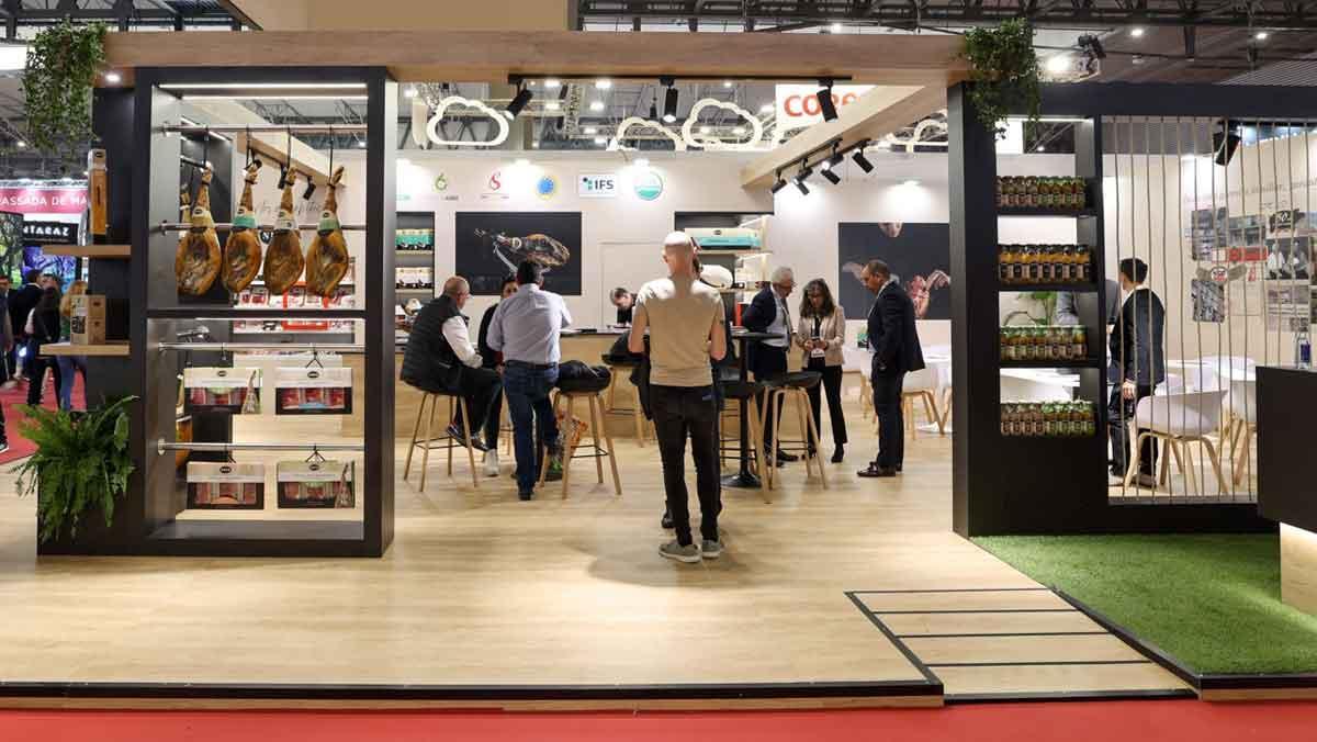 Expositor de jamón ibérico en la pasada edición de Intercarn.