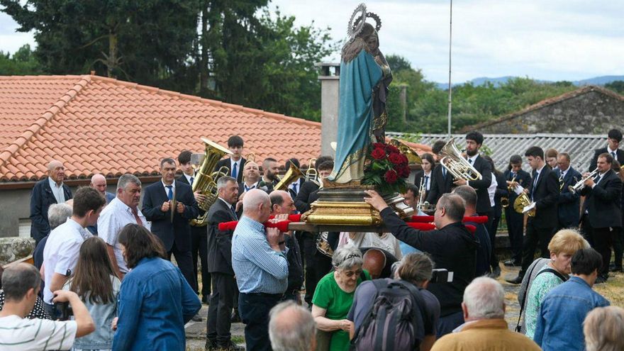 Escuadro conmemora la Visitación de la Virgen María a Santa Isabel | BERNABÉ/JAVIER LALÍN