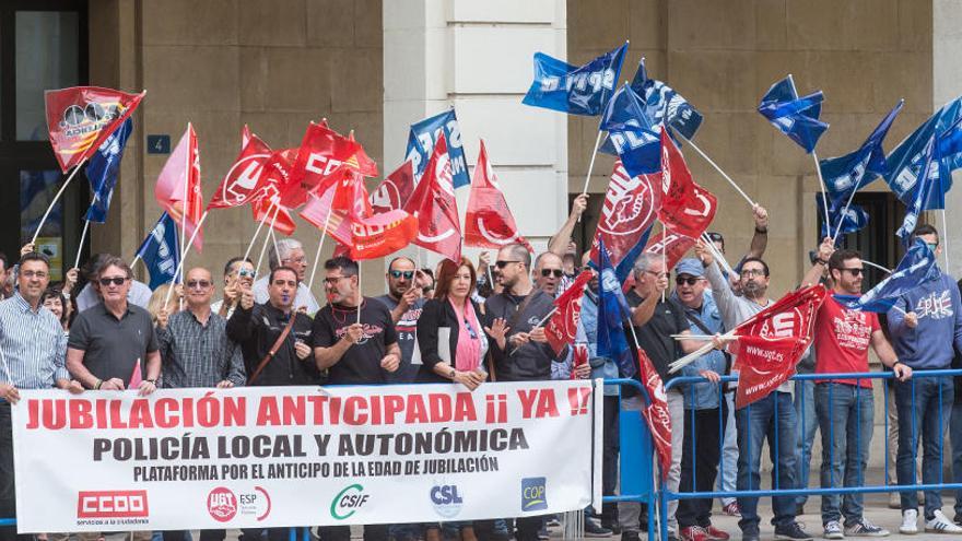 PSOE y Compromís piden la dimisión de la jefa de Comunicación de Rajoy por sus insultos a los manifestantes