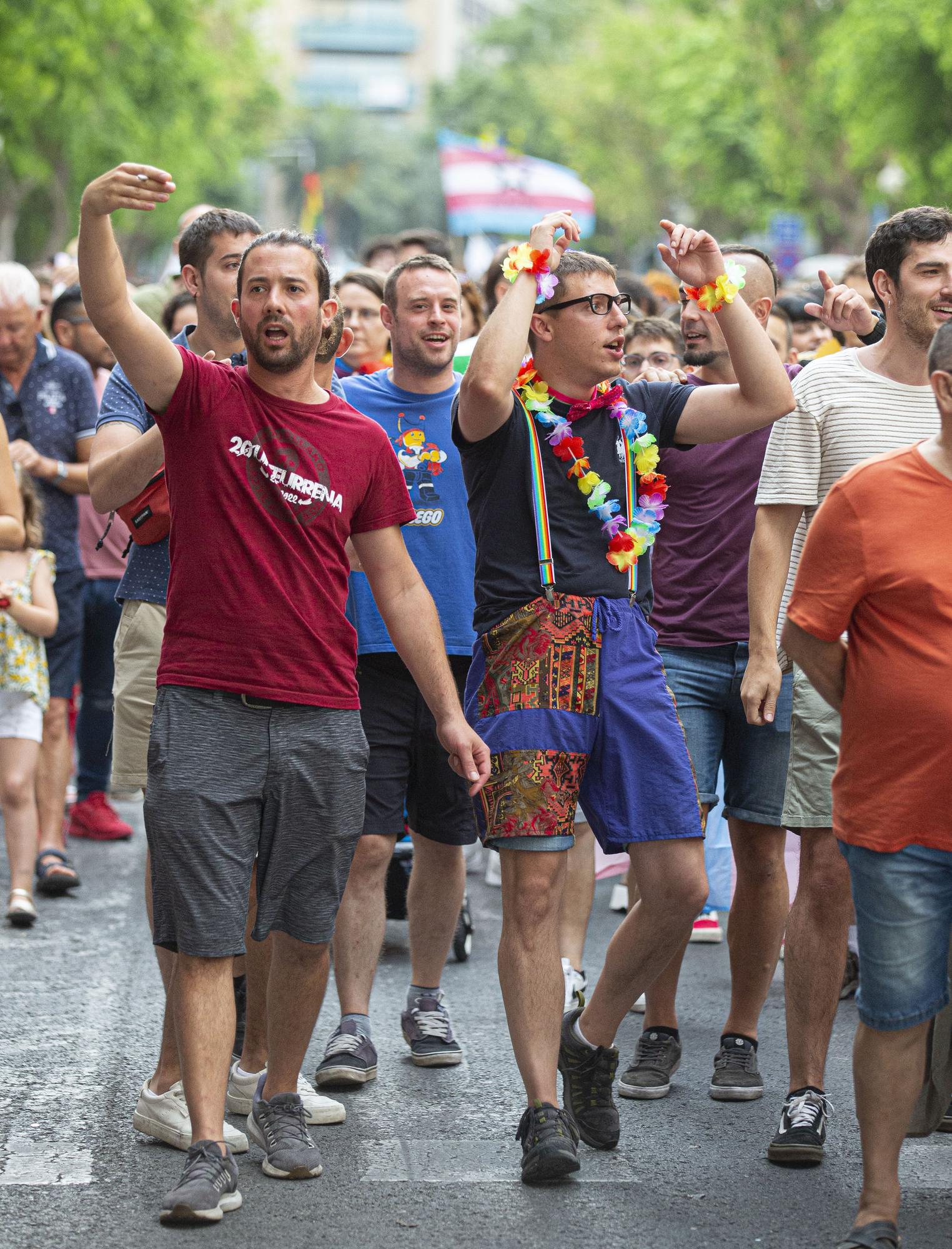 Alicante celebra la primera manifestación del Orgullo 2022