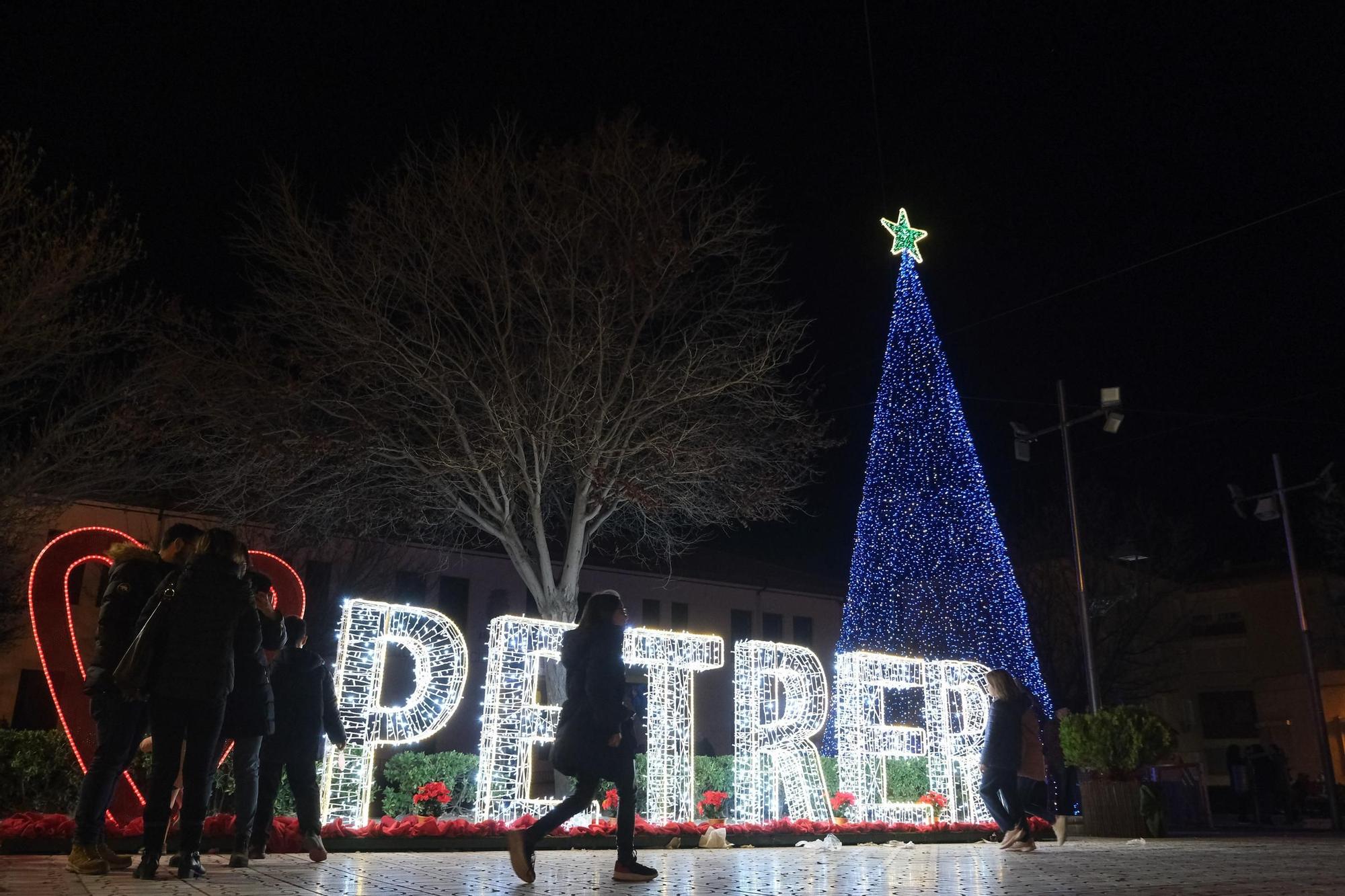 Así son las luces de Navidad en Petrer