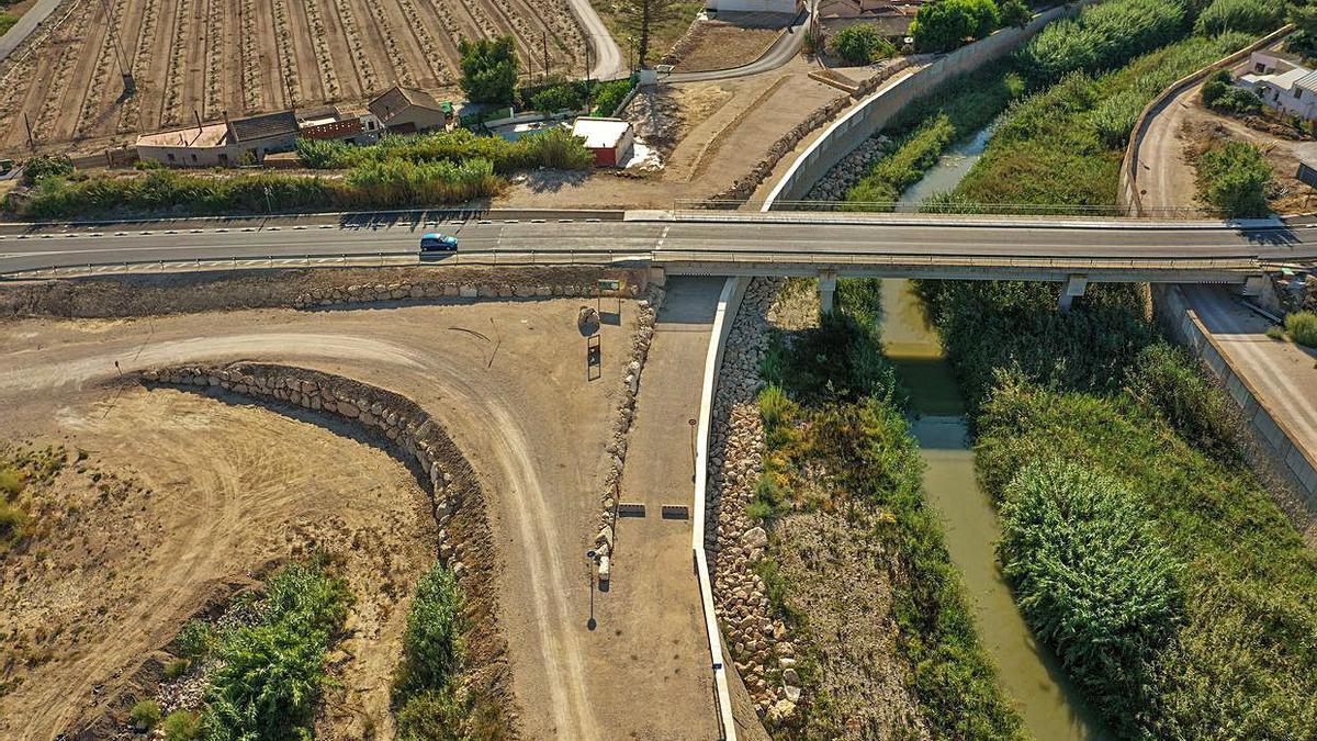 Muro del río en Almoradí: Reconstruido y reforzado | T.SEVILLA