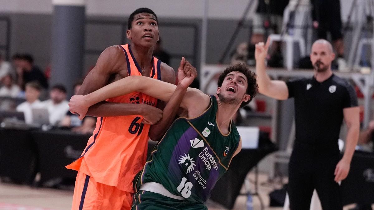 Mohamed Dabone, frente a Unicaja en la Liga U