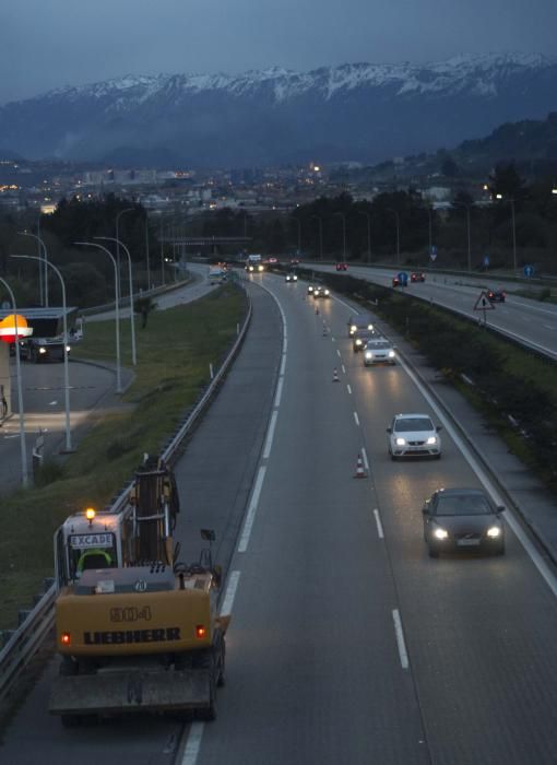 Corte de un carril en la autopista "Y"