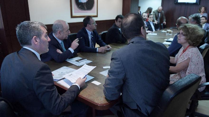 Fernando Clavijo y Pedro Ortega en una de las reuniones de ayer en Washington