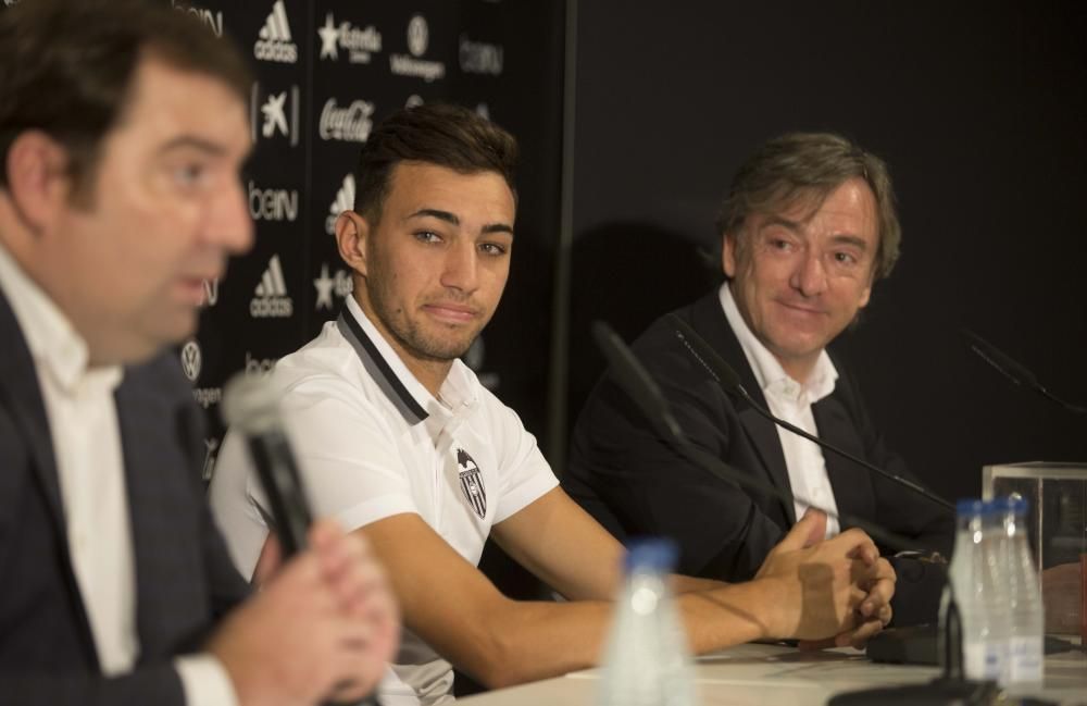 Munir, presentado con el Valencia CF