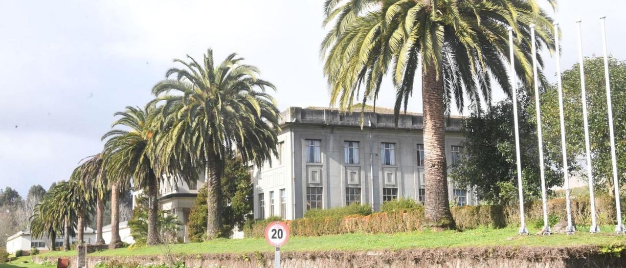 Antiguo edificio de dirección de la fábrica de armas, hoy Ciudad de las TIC.