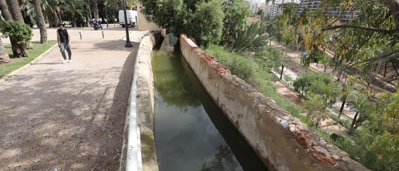 Un tramo de la Acequia Mayor del Pantano