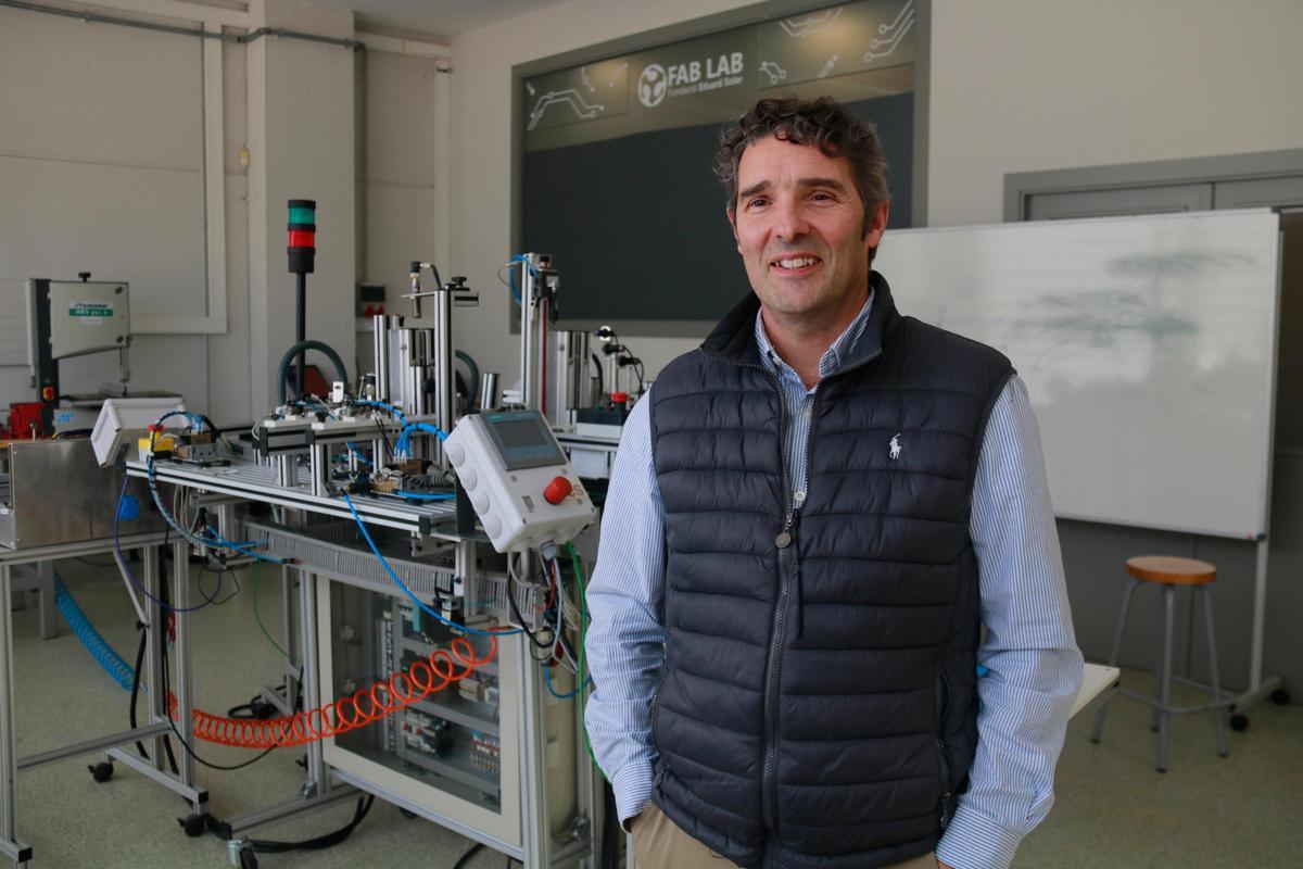 El responsable de formació de la Fundació Eduard Soler de Ripoll, Josep Maria Casals, a un dels tallers d'innovació.