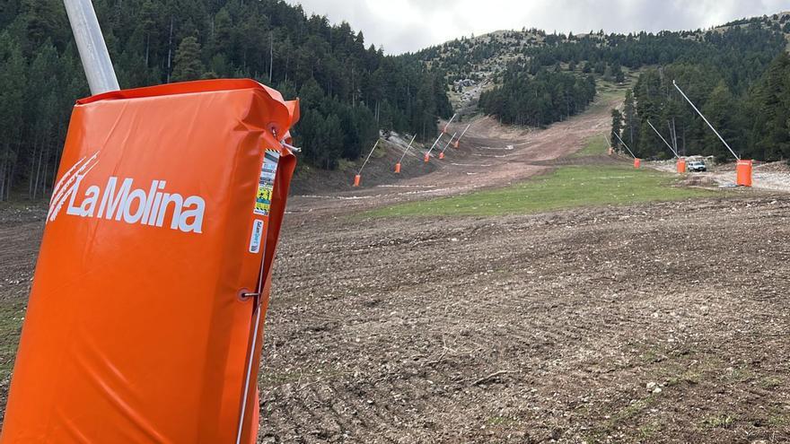 El nou traçat més ample i llarg de la Pista Barcelona de la Molina, a punt per rebre la neu | ACN