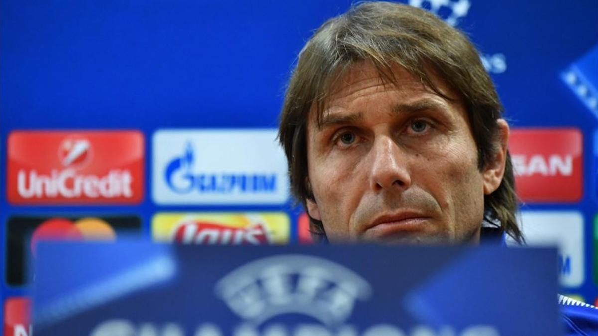 Antonio Conte tiene el respaldo del Chelsea... de momento