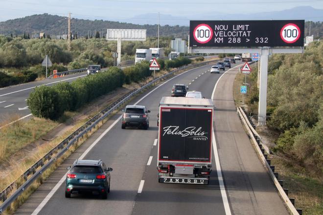 На AP-7 вводят ограничения скорости для повышения безопасности