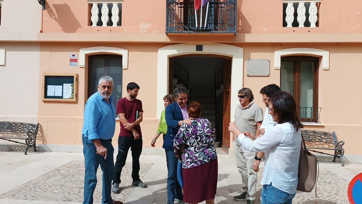 El secretario autonómico de Turisme, Francesc Colomer con los alcaldes de Pego, Vall d&#039;Alcalá, Vall d&#039;Ebo y Vall de Gallinera