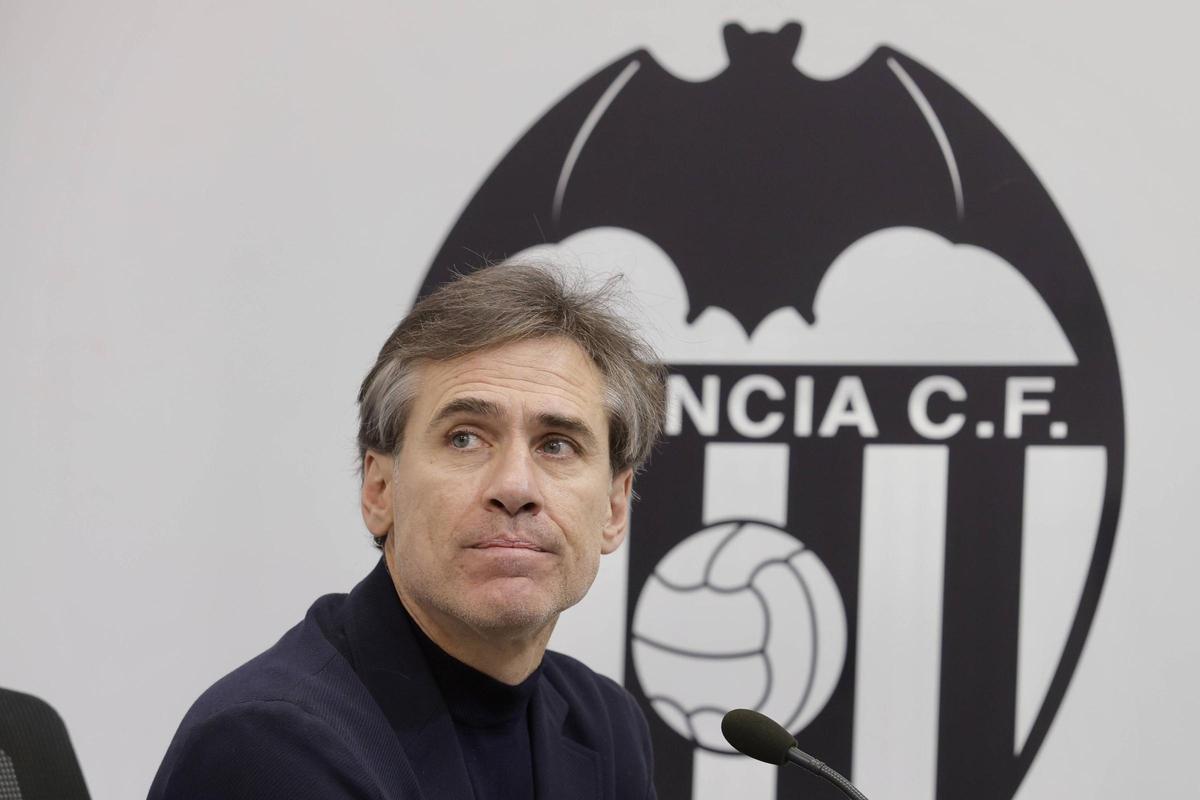 Corona en rueda de prensa