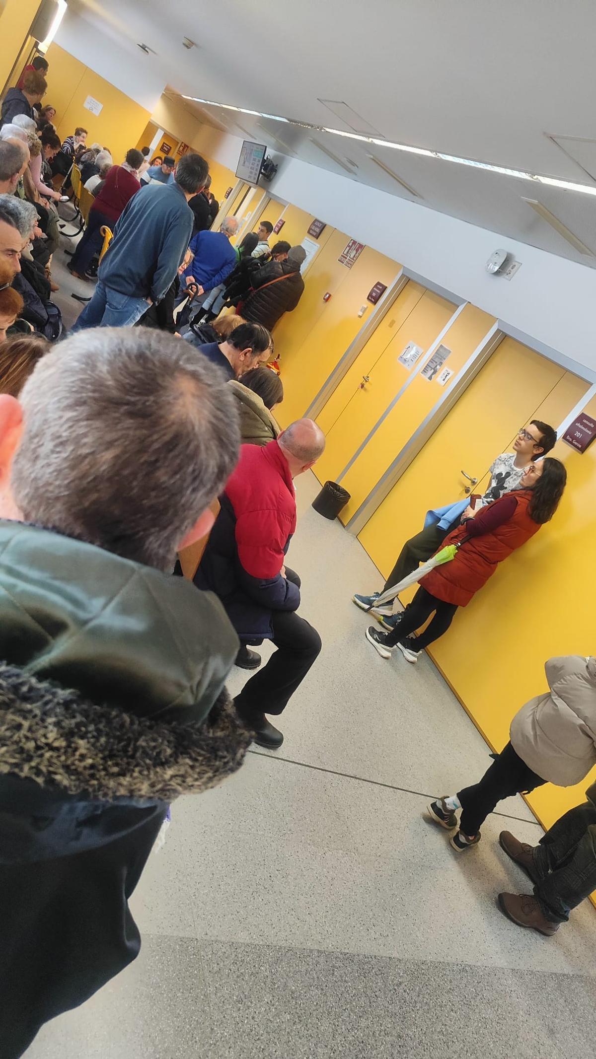 Espera en el servicio de Oftalmología en el Hospital Meixoeiro de Vigo