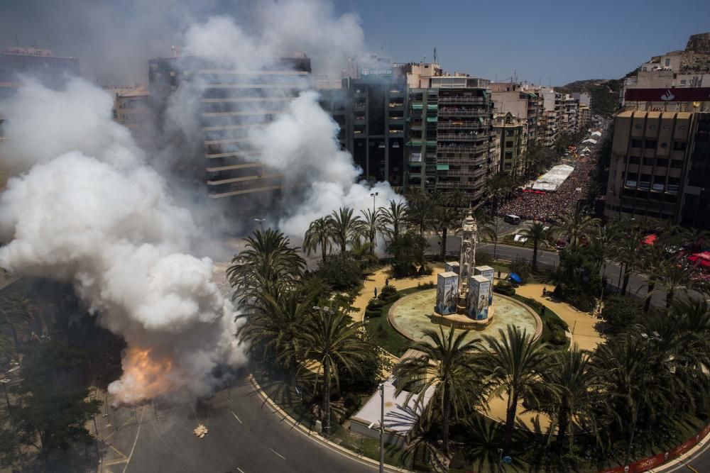 Hogueras 2018: Mascletá de las Hogueras de Alicante de 23 de junio.