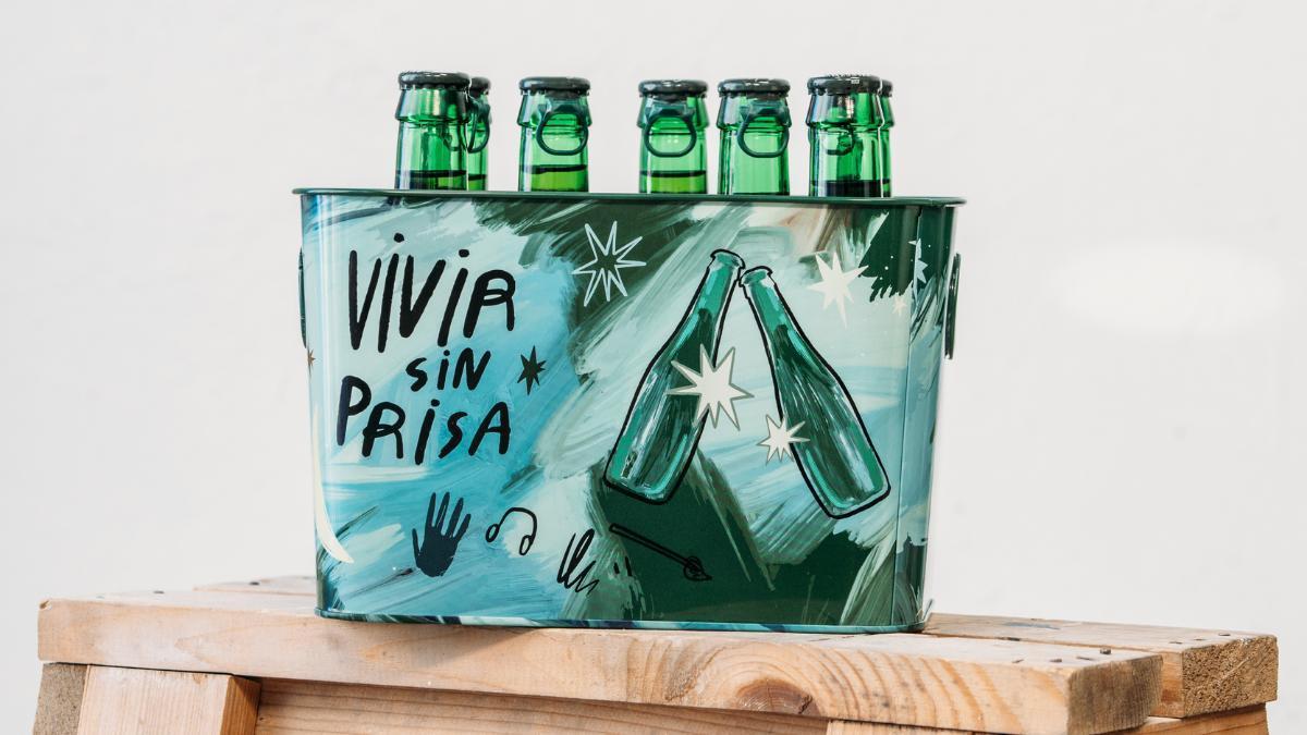 Cubitera ilustrada de Cervezas Alhambra con Viviana Grondona