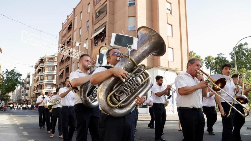 San Blas calienta motores para sus grandes días con la Entrada de Bandas