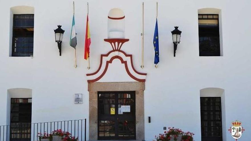 El gobierno local de Jerez de los Caballeros cesa a una de sus concejalas por votar en contra del presupuesto