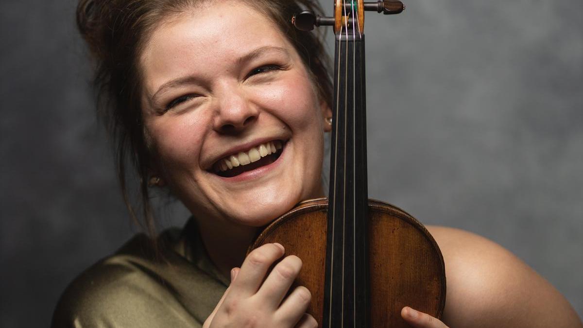 La violinista Maja Horvat hará su presentación en España en el Meiac.