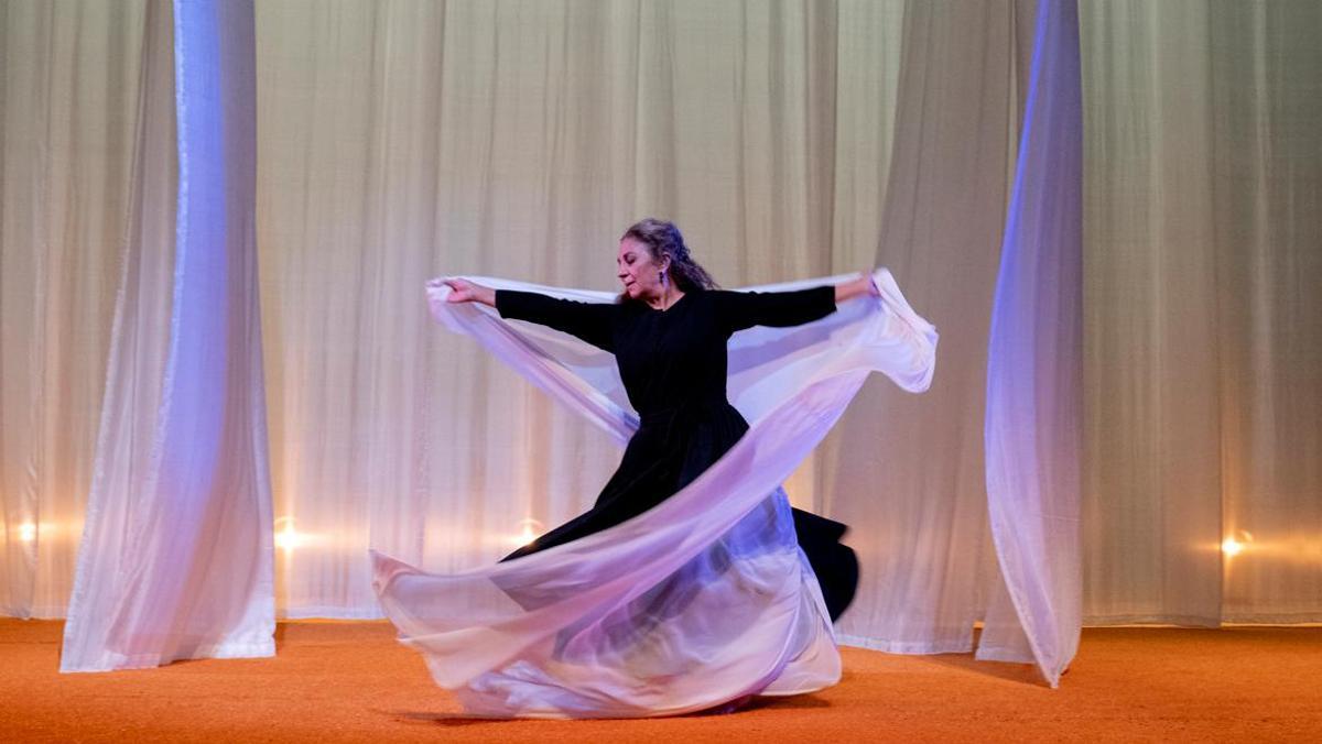 Lolita interpreta a Poncia en el teatro Principal