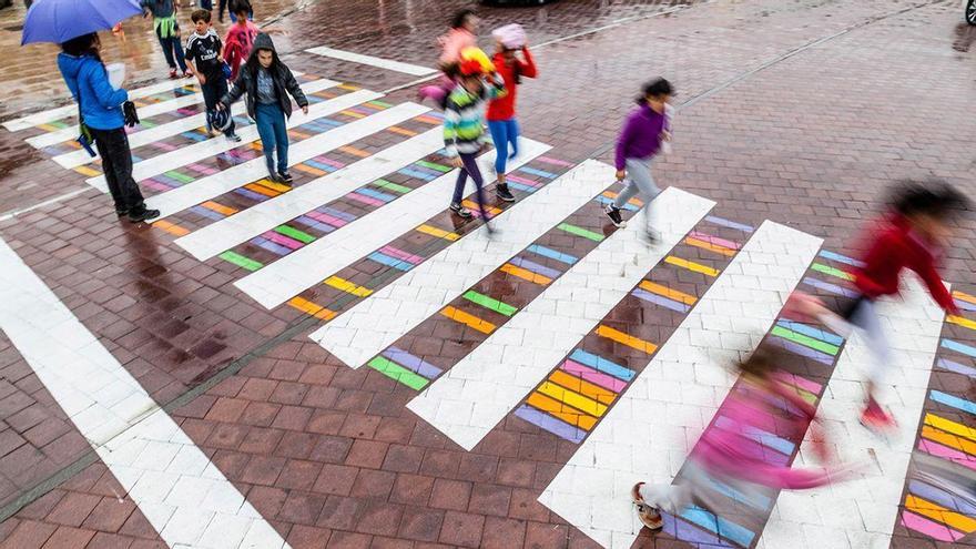 El Constitucional avala el uso por los Ayuntamientos de colores diferentes al azul en señales viarias