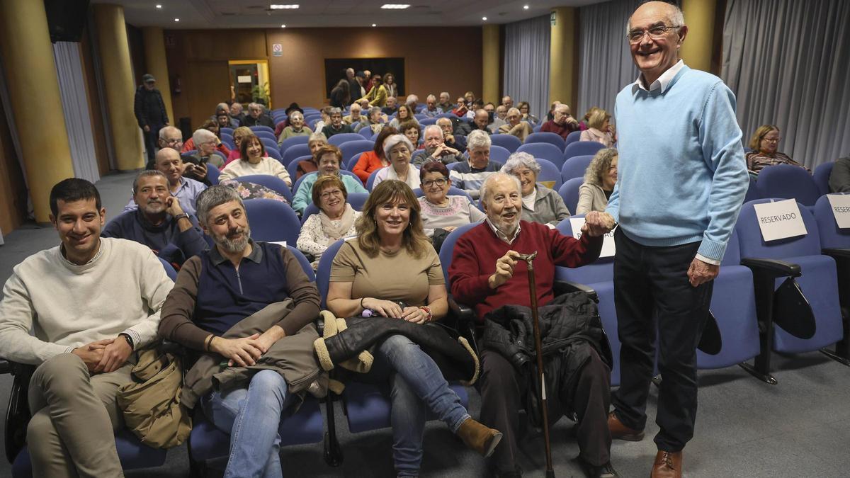 Asistentes al acto de María Moliner.