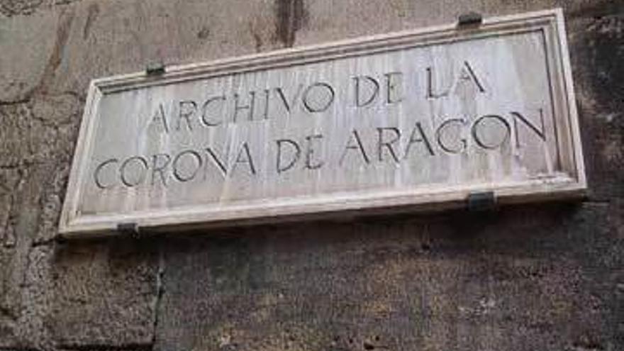 CHA y Compromís piden que se reúna el Archivo de Aragón