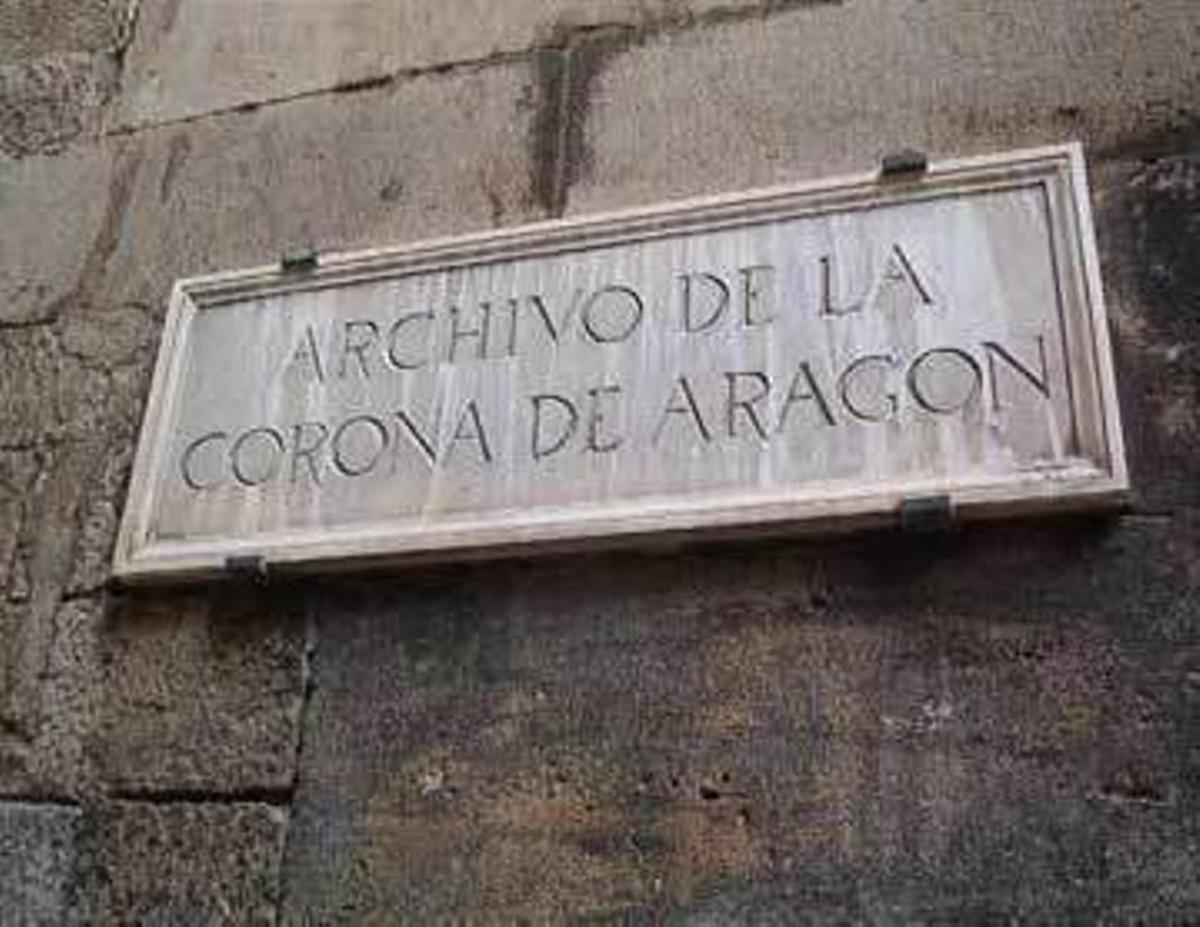 CHA y Compromís piden que se reúna el Archivo de Aragón