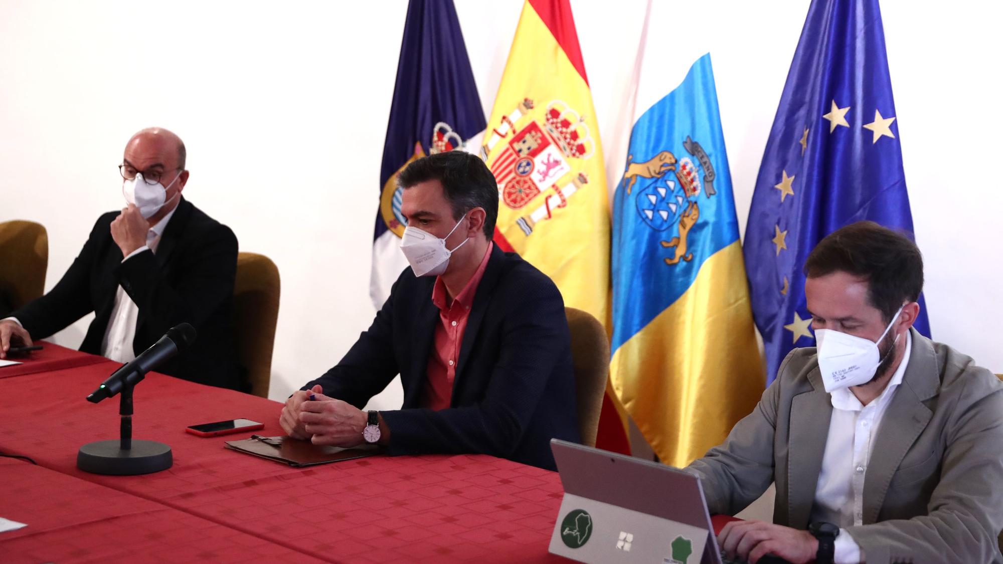 Pedro Sánchez visita La Palma tras el fin de la erupción (27/12/2021)