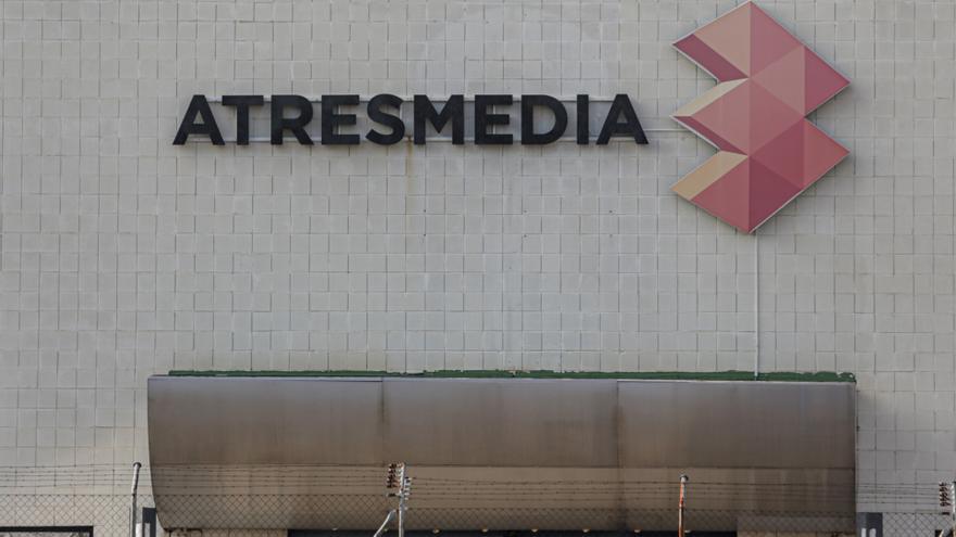 Logo de Atresmedia en su sede social en Madrid.