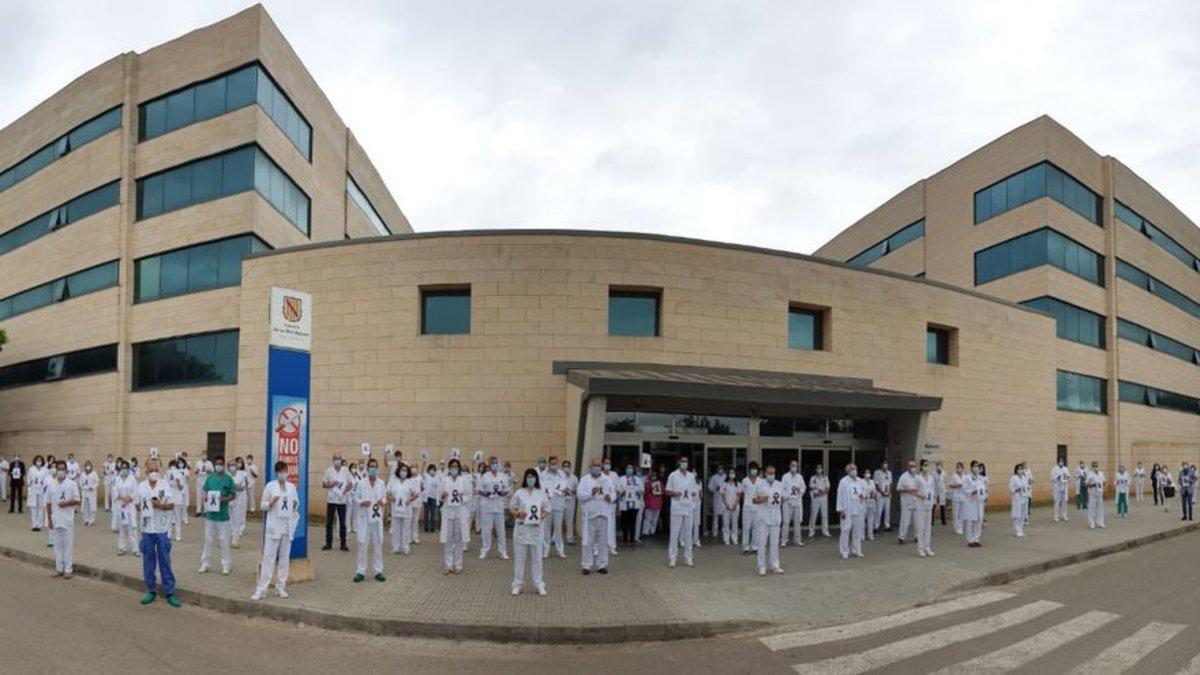 Un foco de coronavirus en un hospital de Mallorca contagia a 15 sanitarios y 9 pacientes