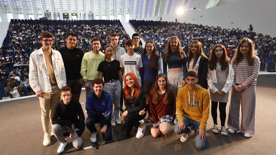 Encuentro de la astronauta Sara García Alonso con 1.600 alumnos en el Calatrava (Oviedo)