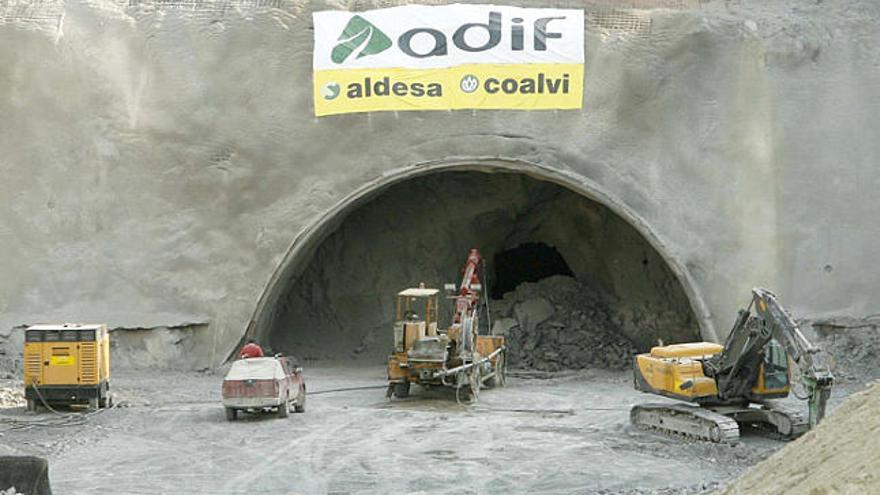 Acaben el sostre del primer túnel de l&#039;àrea urbana, que unirà Sarrià  i Sant Julià