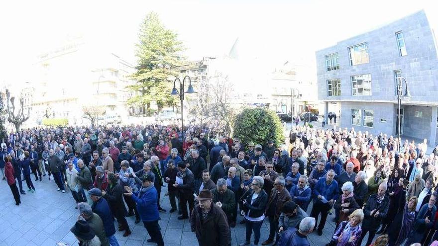 Primera concentración de pensionistas en Cangas. // Gonzalo Núñez