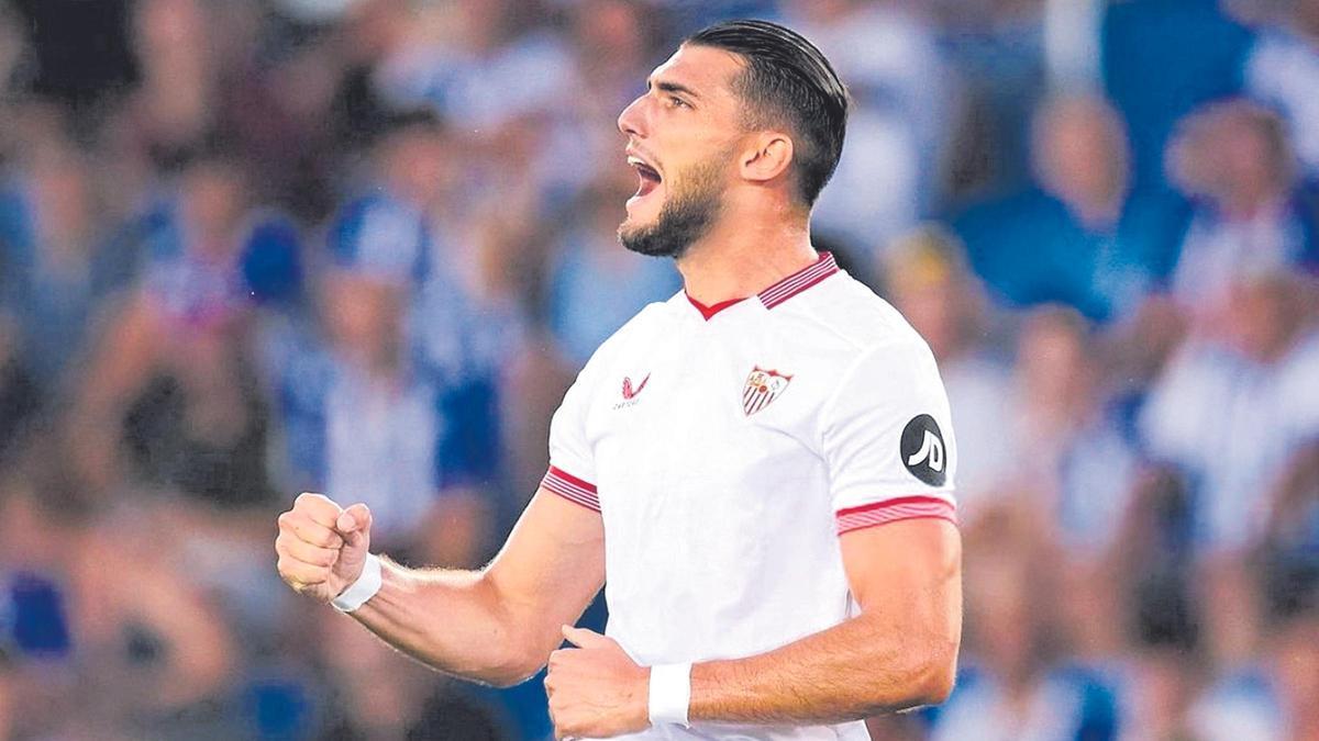 FICHAJES VALENCIA CF: Rafa Mir bloquea ofertas y busca una solución con el  Sevilla FC, negociación en marcha