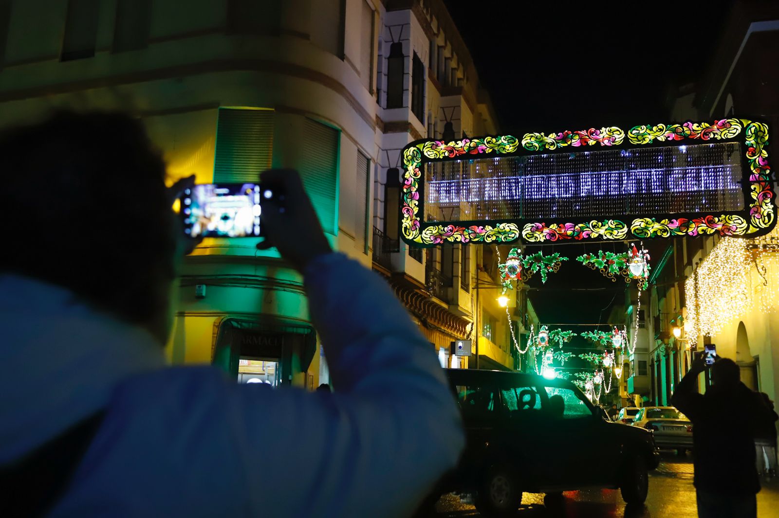 Puente Genil ilumina la Navidad con el estreno mundial de Ecogreenlux