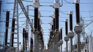 Red Eléctrica prepara una reforma para acelerar paradas forzosas de fábricas y reducir de urgencia el consumo de luz