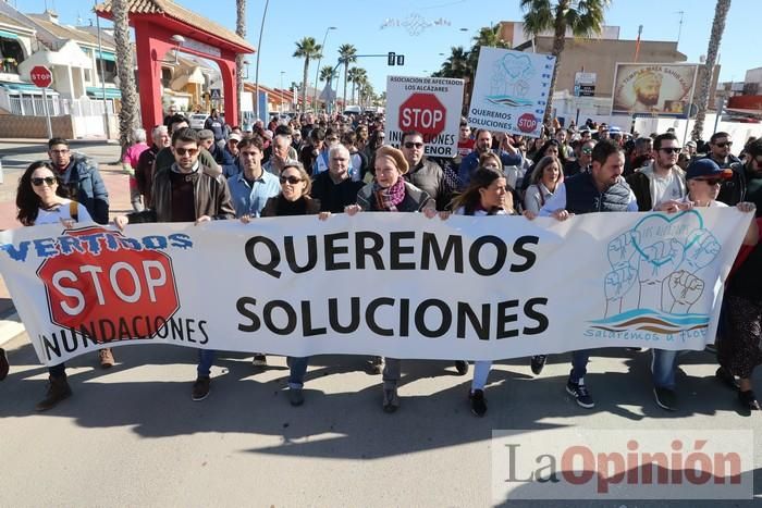 Los Alcázares se echa a la calle para exigir soluciones a las inundaciones