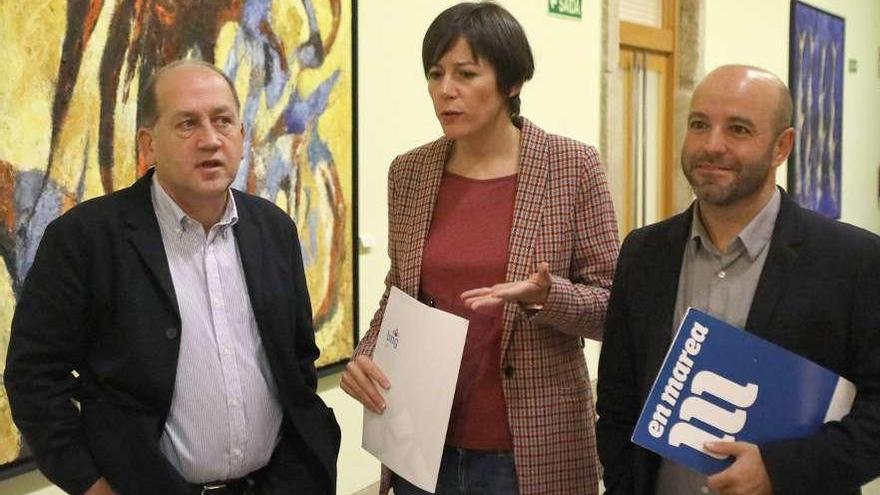 Leiceaga (por la izquierda), Ana Pontón y Luís Villares, en el Parlamento gallego. // Xoán Álvarez