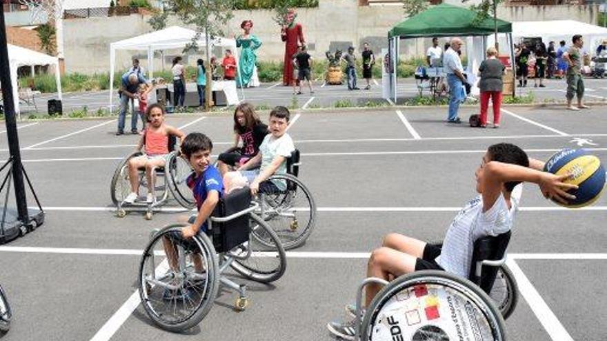 Lluïda celebració del cinquè aniversari de l&#039;Ateneu Les Bases