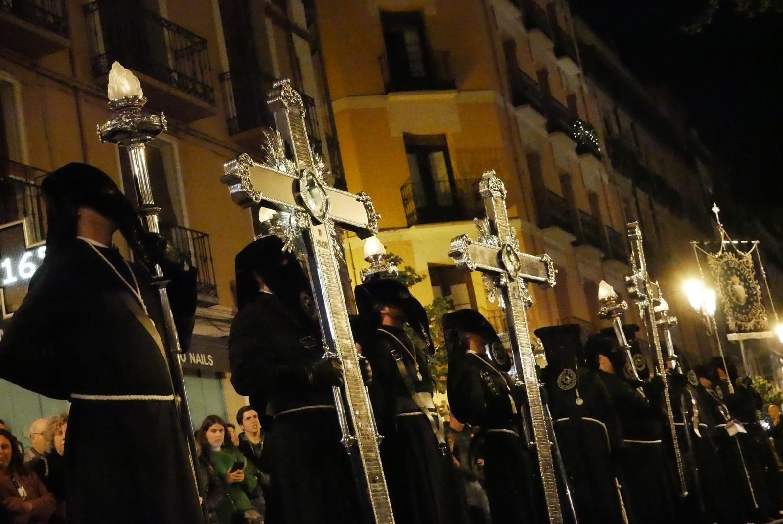 En imágenes | Zaragoza se conmueve con el 'Encuentro' de Jesús del Calvario y la Virgen de los Dolores