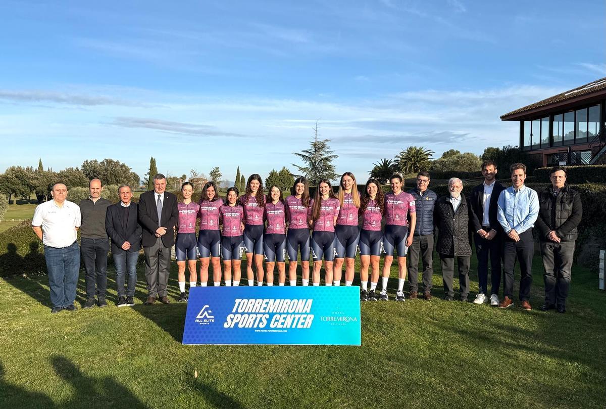 L'equip del Massi Baix Ter durant la presentació de l'equip a l'Hotel TorreMirona.