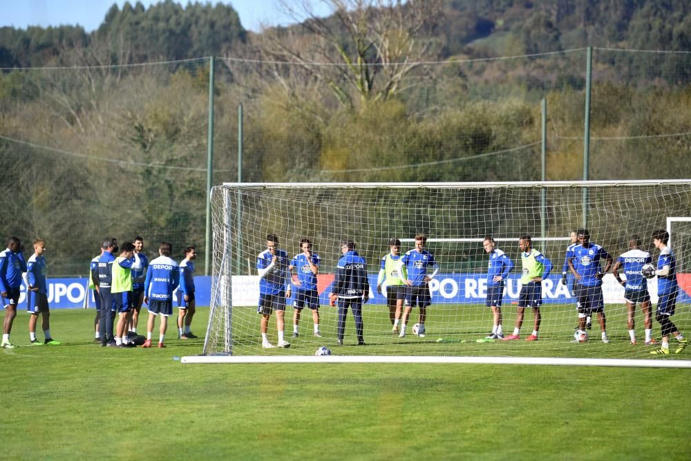 El Deportivo regresa a los entrenamientos con cuatro futbolistas al margen