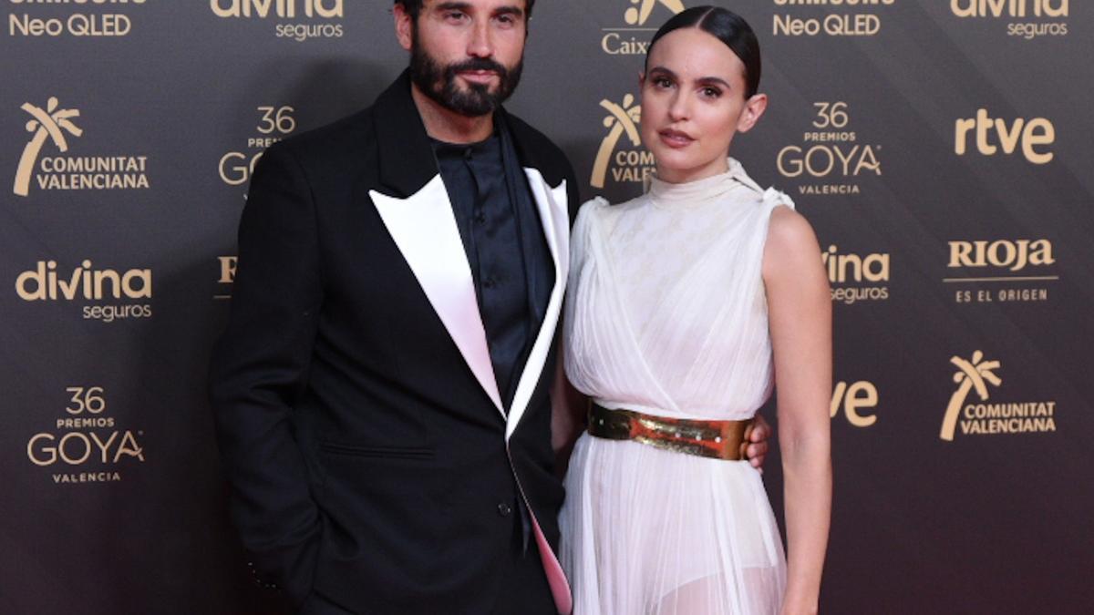 El actor tinerfeño Álex García junto a su novia Verónica Echegui en la Gala de los Goya.